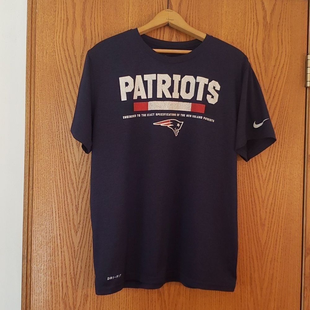 EUC New England Patriots Nike Dri-Fit T-Shirt with Crackled Graphics Sz L